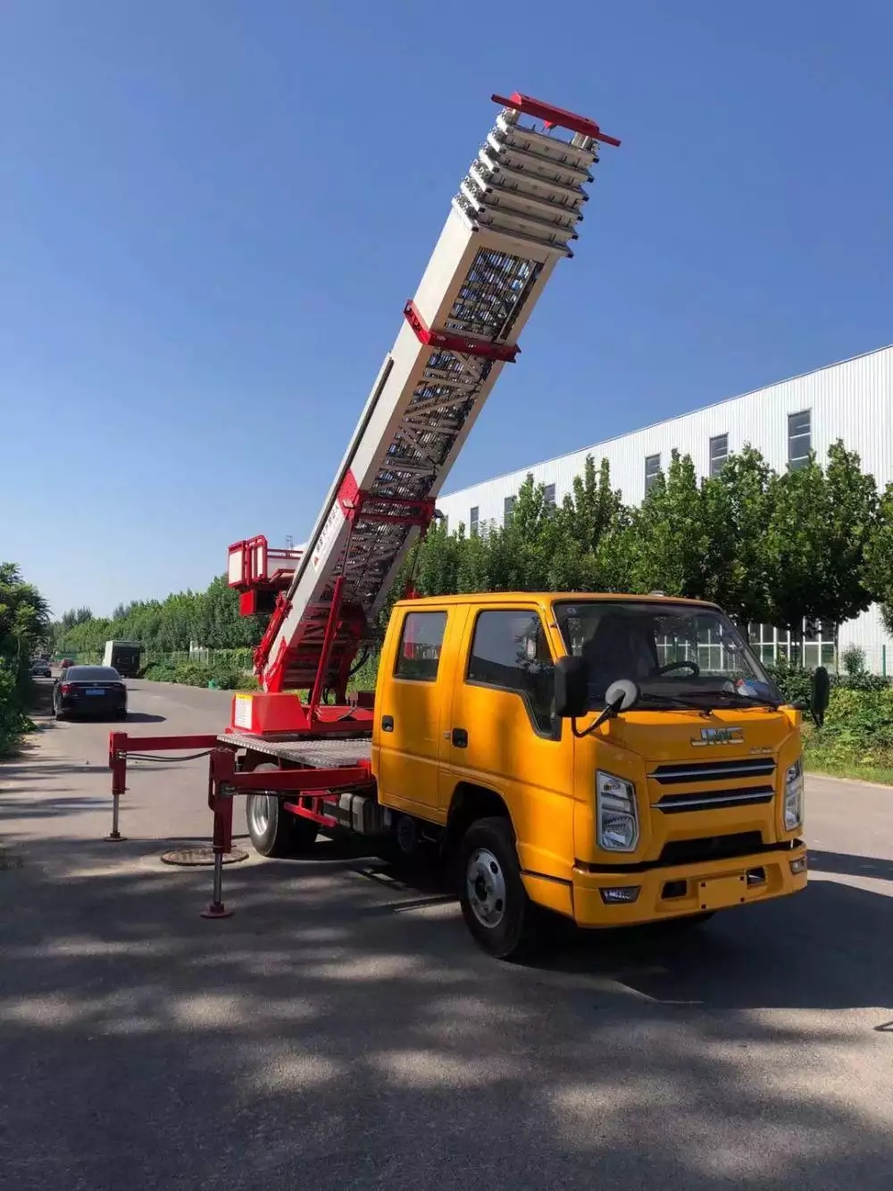 文儒镇附近的云梯车出租服务：轻松解决高空作业需求