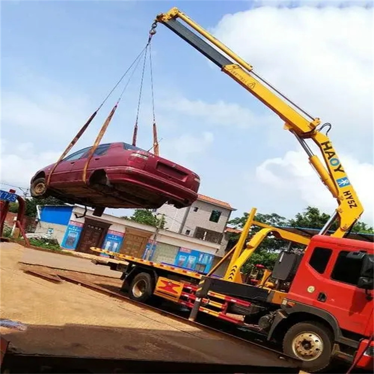 文儒镇吊车吊汽车的正确方法